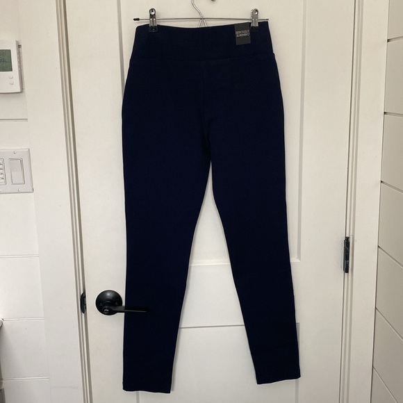 Women’s medium navy legging slimming pant - Picture 3 of 10